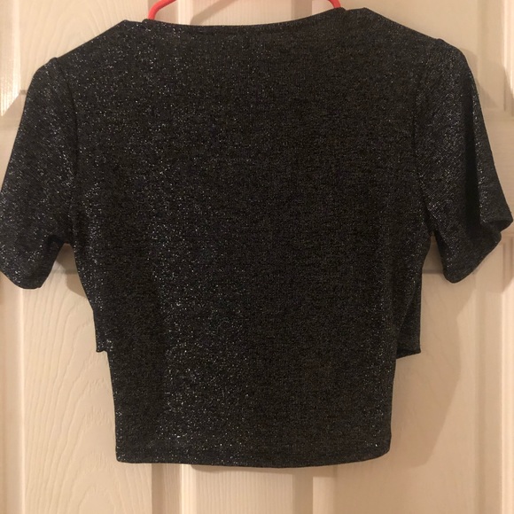 Black and silver crop top - Picture 3 of 3